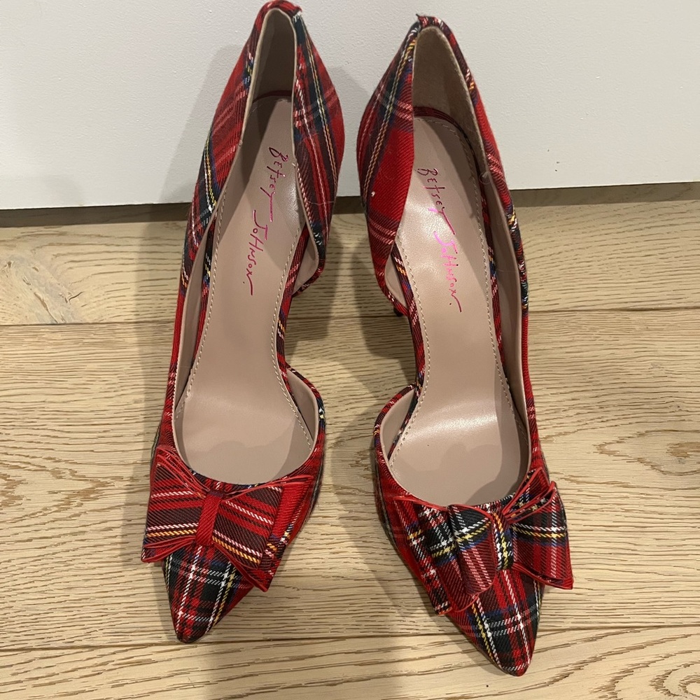 Betsey Johnson plaid heels with bow